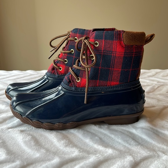 Jessica Carlyle Shoes - NWT Duck Boots